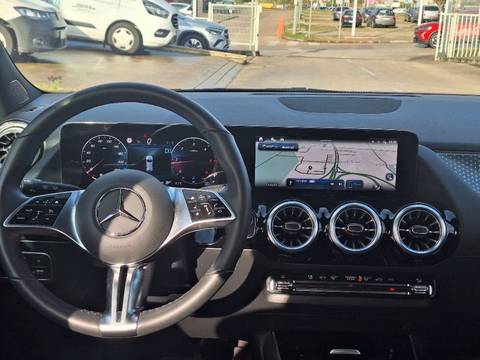 2025 Mercedes-Benz GLA Progressive — sličica 12