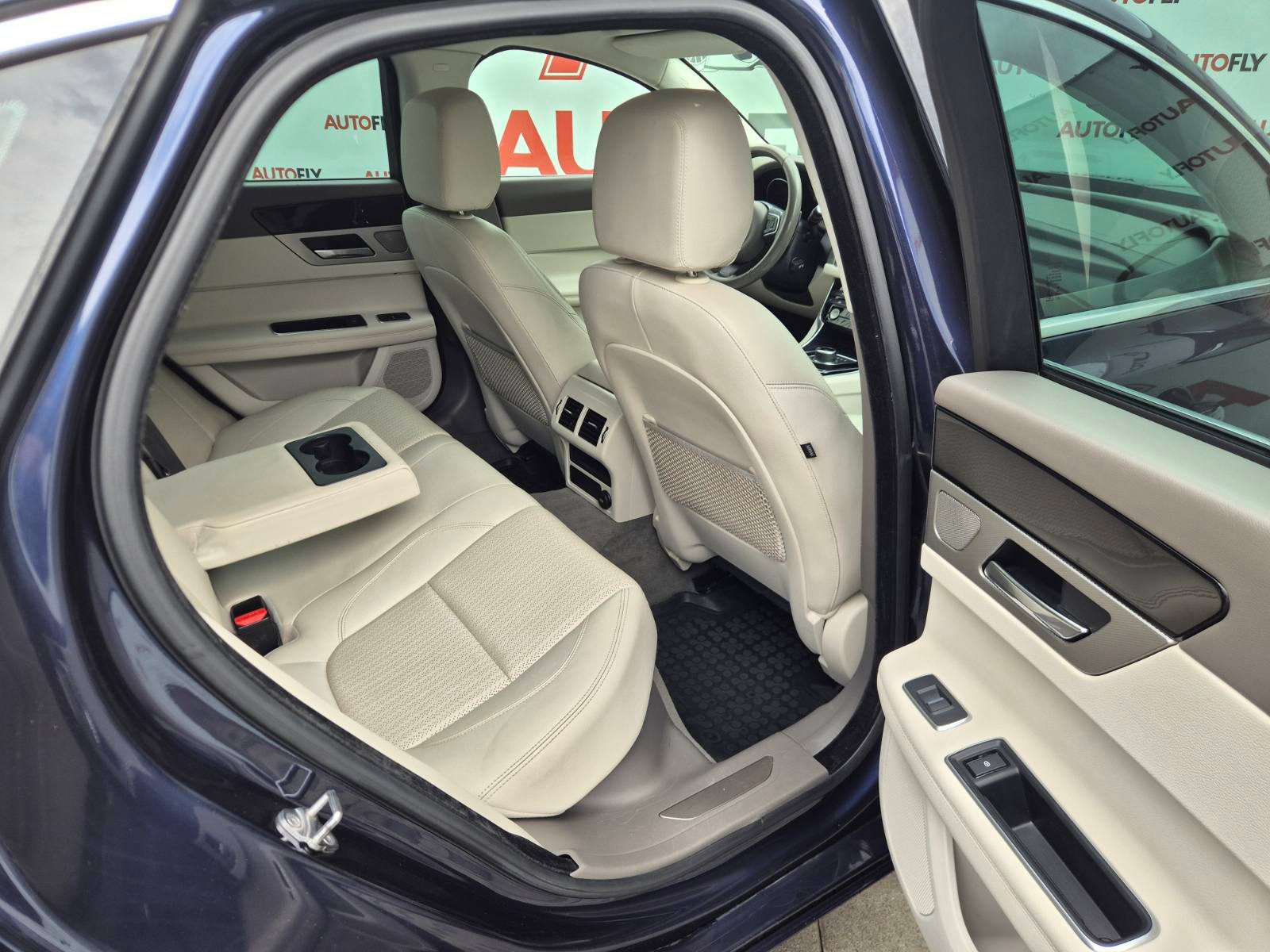 2016 Jaguar XF — fotografija 15