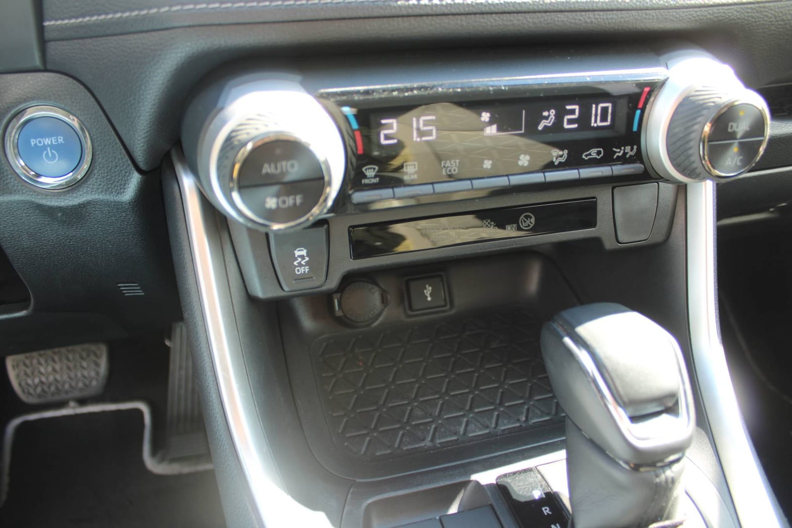 2021 Toyota RAV4 — fotografija 20