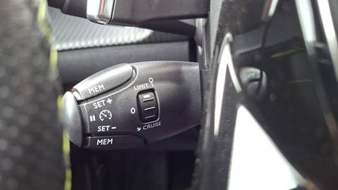 2022 Peugeot 2008 — sličica 18