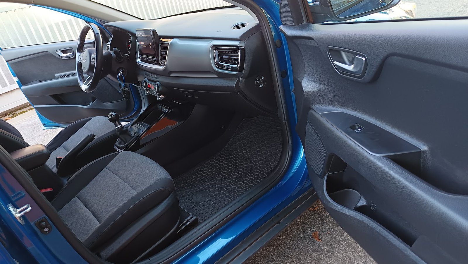 2023 Kia Stonic — fotografija 11