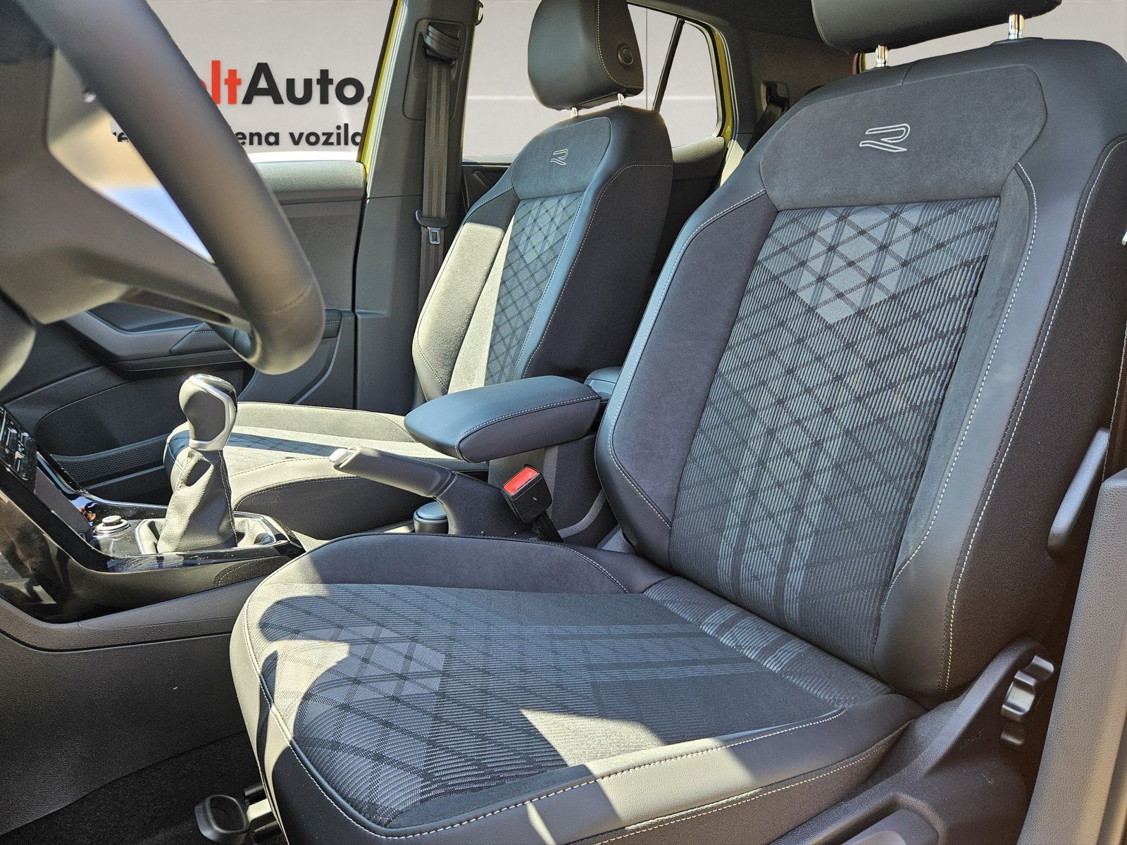 2026 Volkswagen T-Cross R-Line — fotografija 10