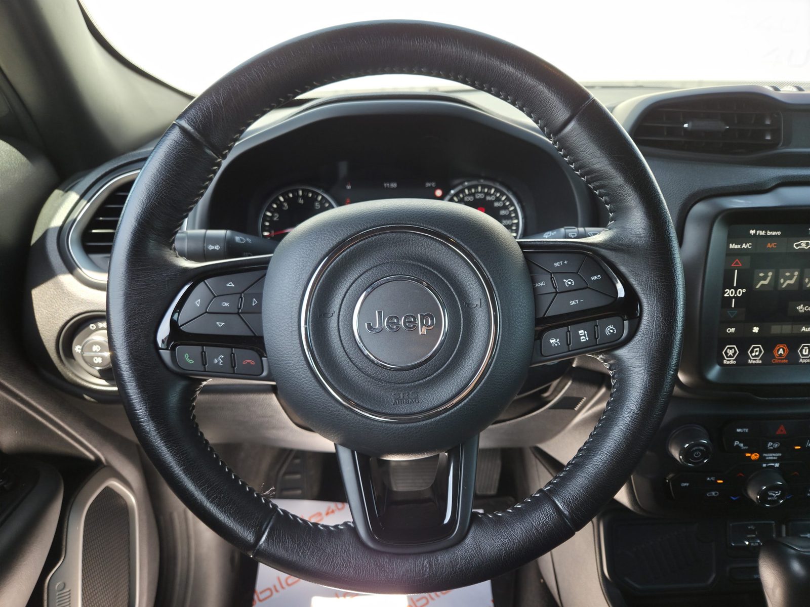 2022 Jeep Renegade — fotografija 11