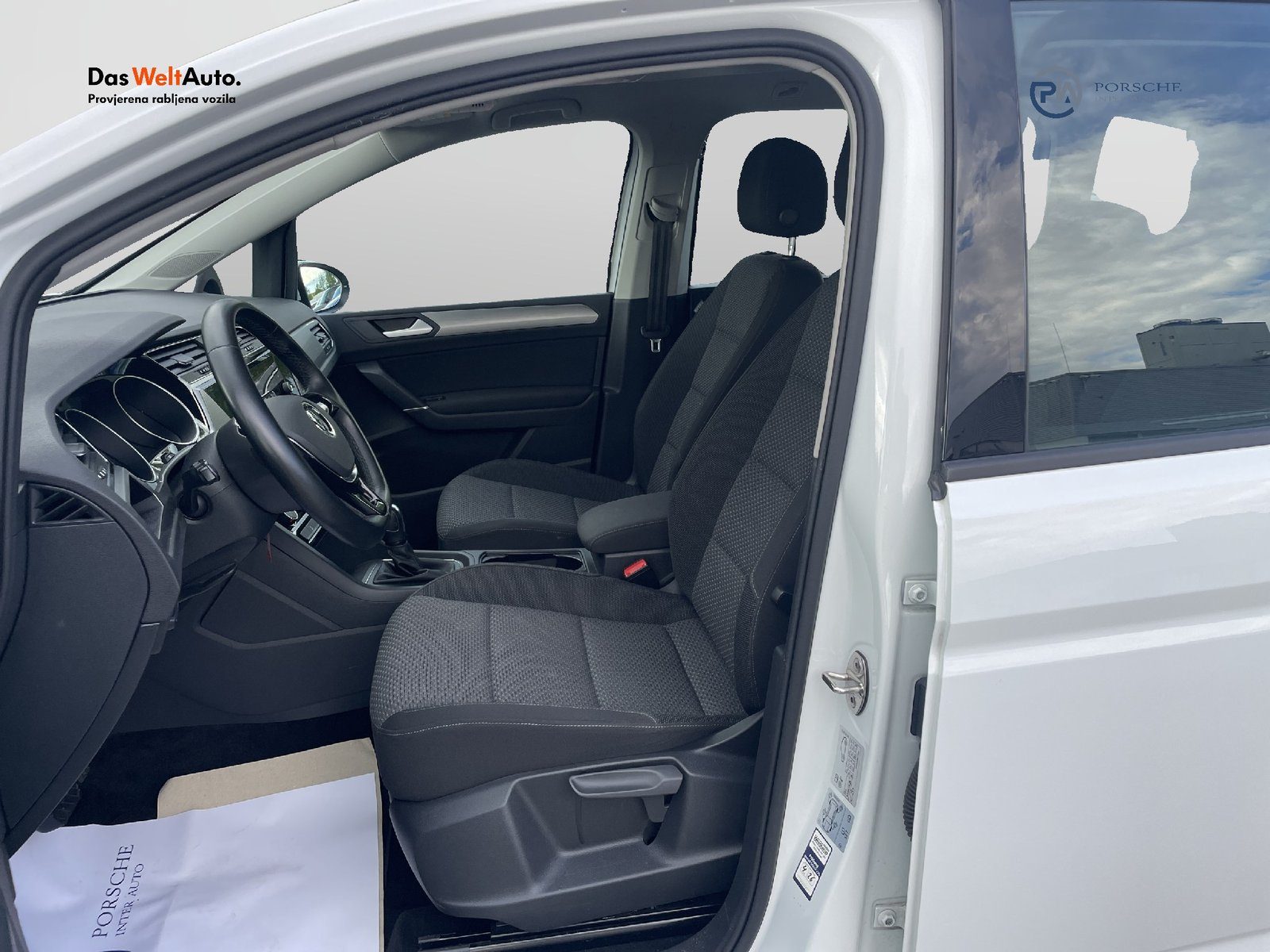 2021 Volkswagen Touran — fotografija 9