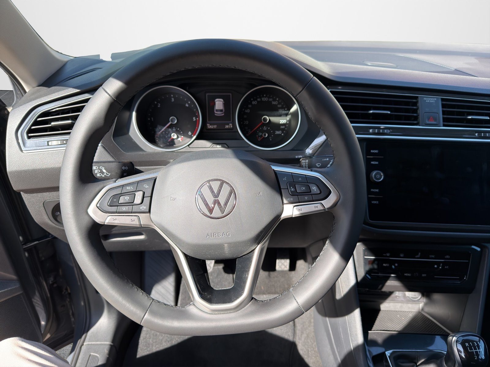 2021 Volkswagen Tiguan — fotografija 9