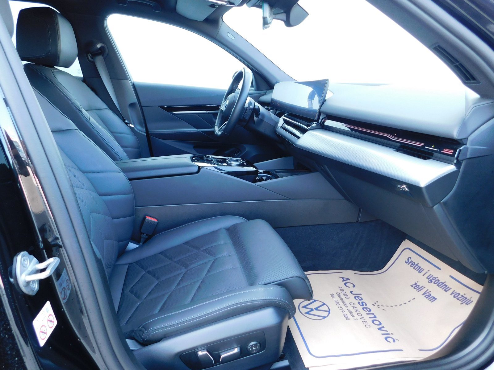 2024 BMW Serija 5 — fotografija 12