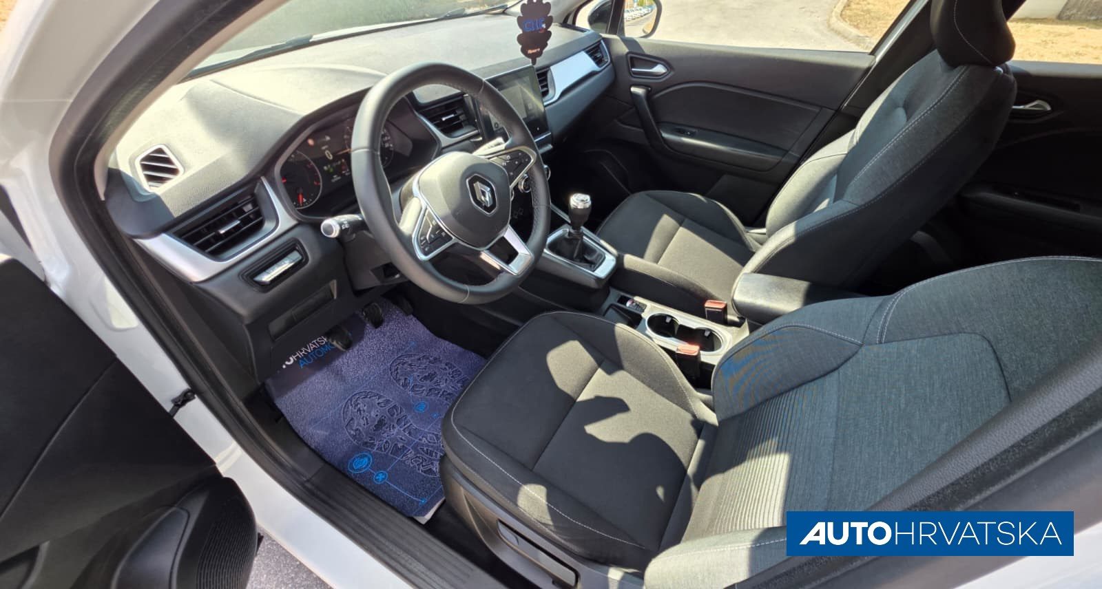 2021 Renault Captur — fotografija 11