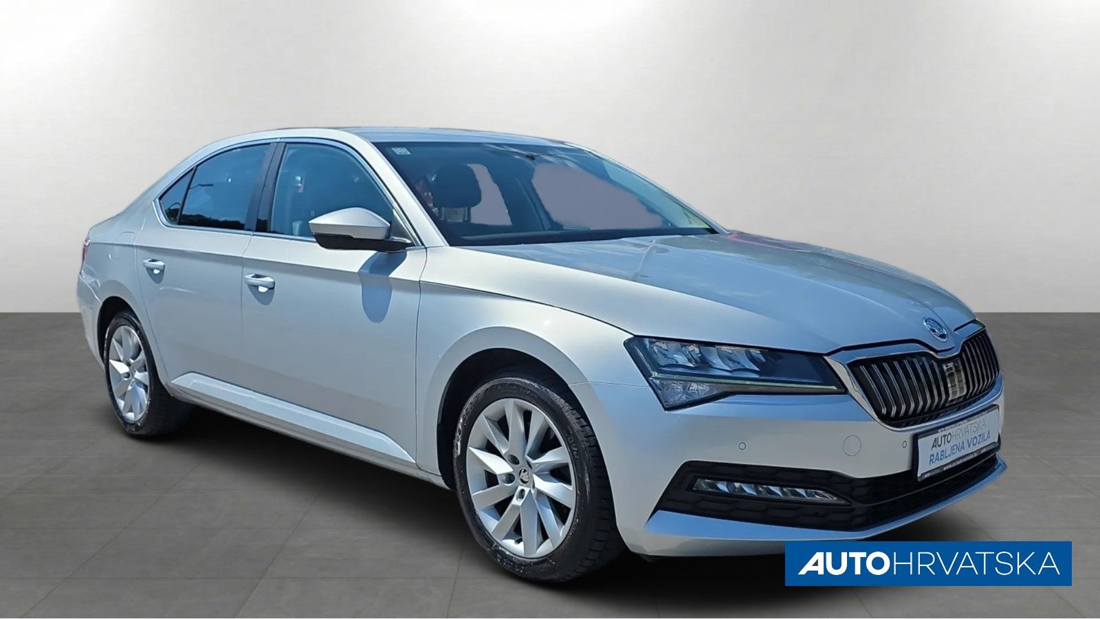 2021 Škoda Superb — fotografija 3