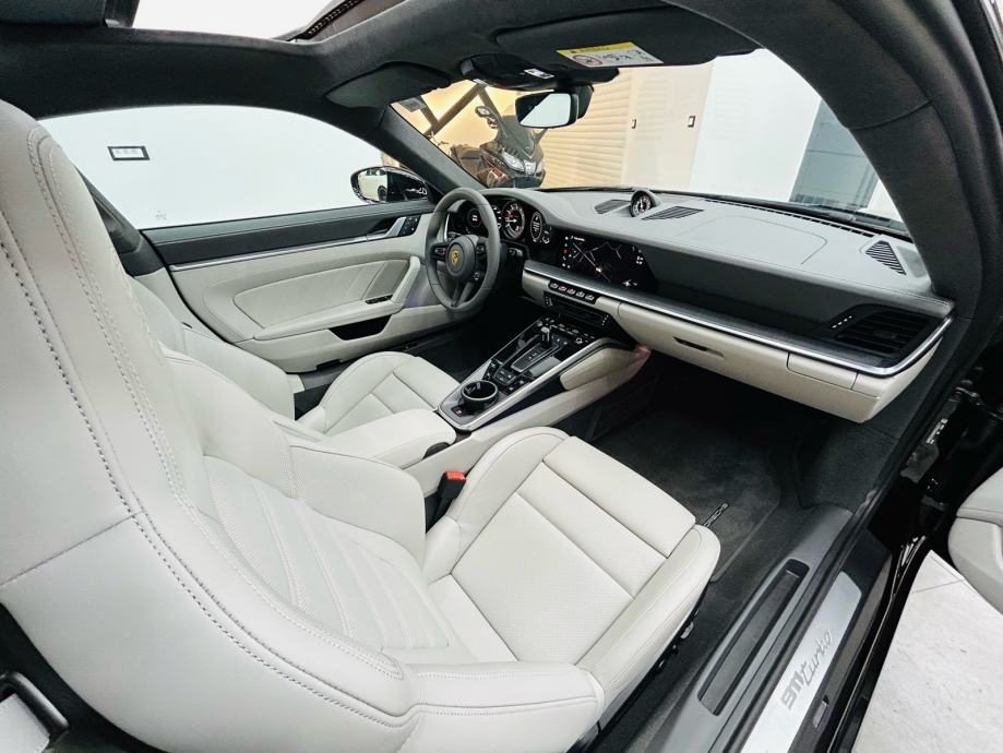 2023 Porsche 911 — fotografija 13