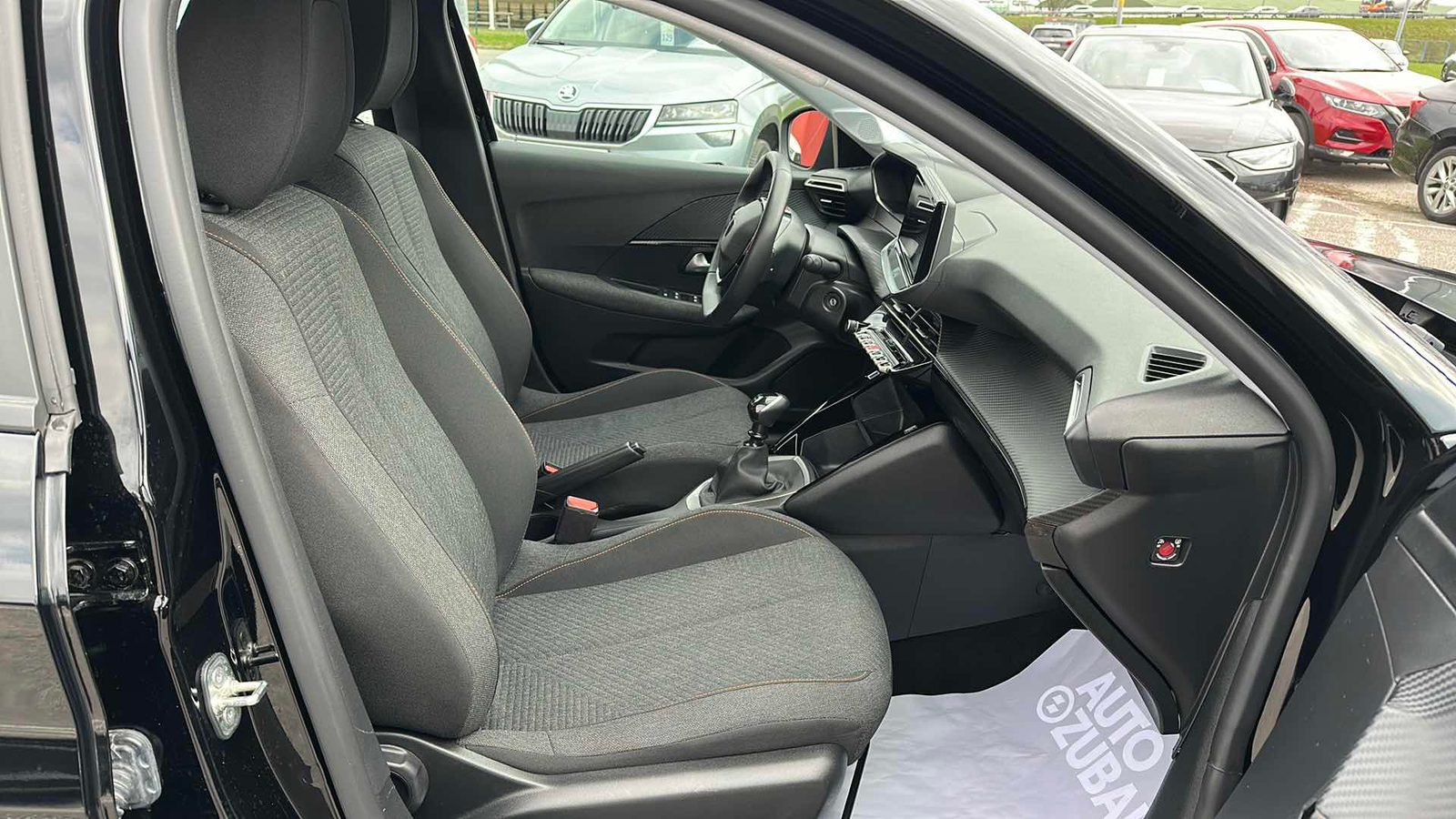 2025 Peugeot 208 — fotografija 9