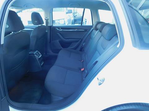 2017 Škoda Octavia Combi — sličica 10