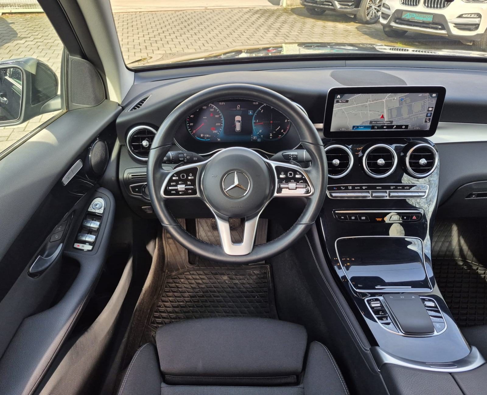 2020 Mercedes-Benz GLC — fotografija 10