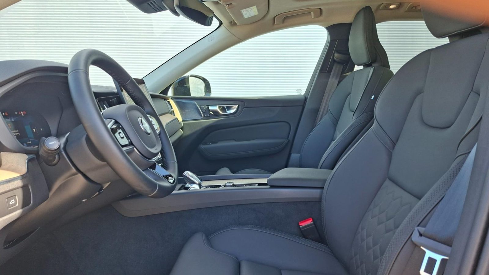 2025 Volvo XC60 — fotografija 5