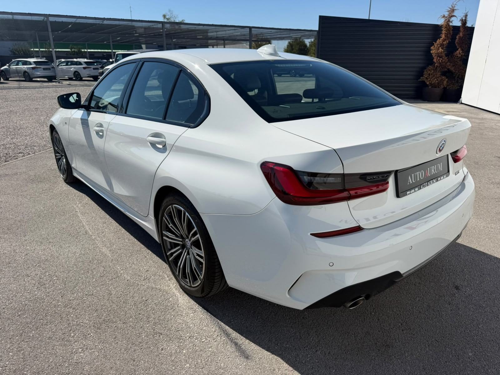 2022 BMW Serija 3 M Sport — fotografija 3