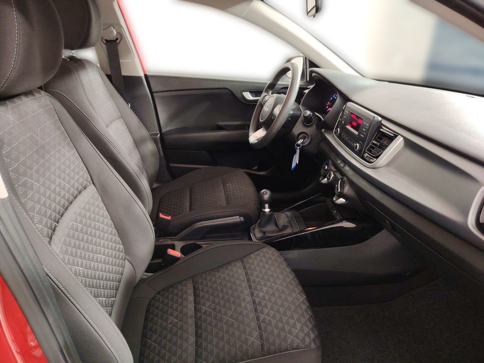 2022 Kia Rio — fotografija 22