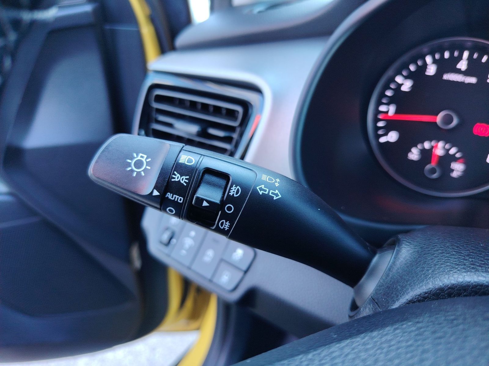 2021 Kia Stonic — fotografija 26