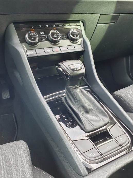 2019 Škoda Karoq — fotografija 13