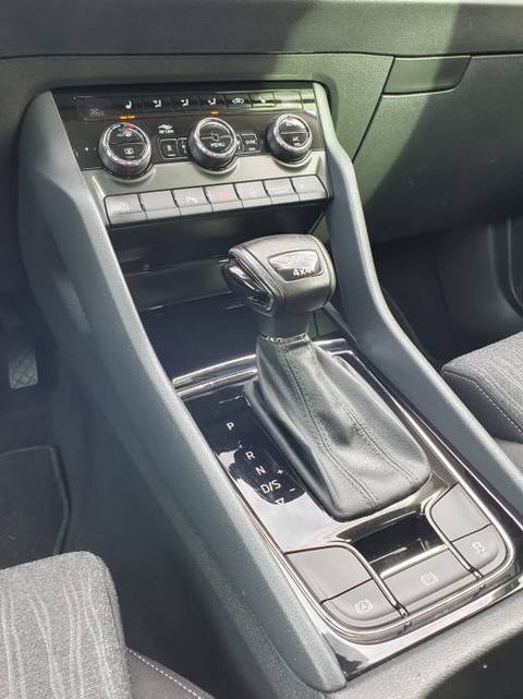2019 Škoda Karoq — sličica 13