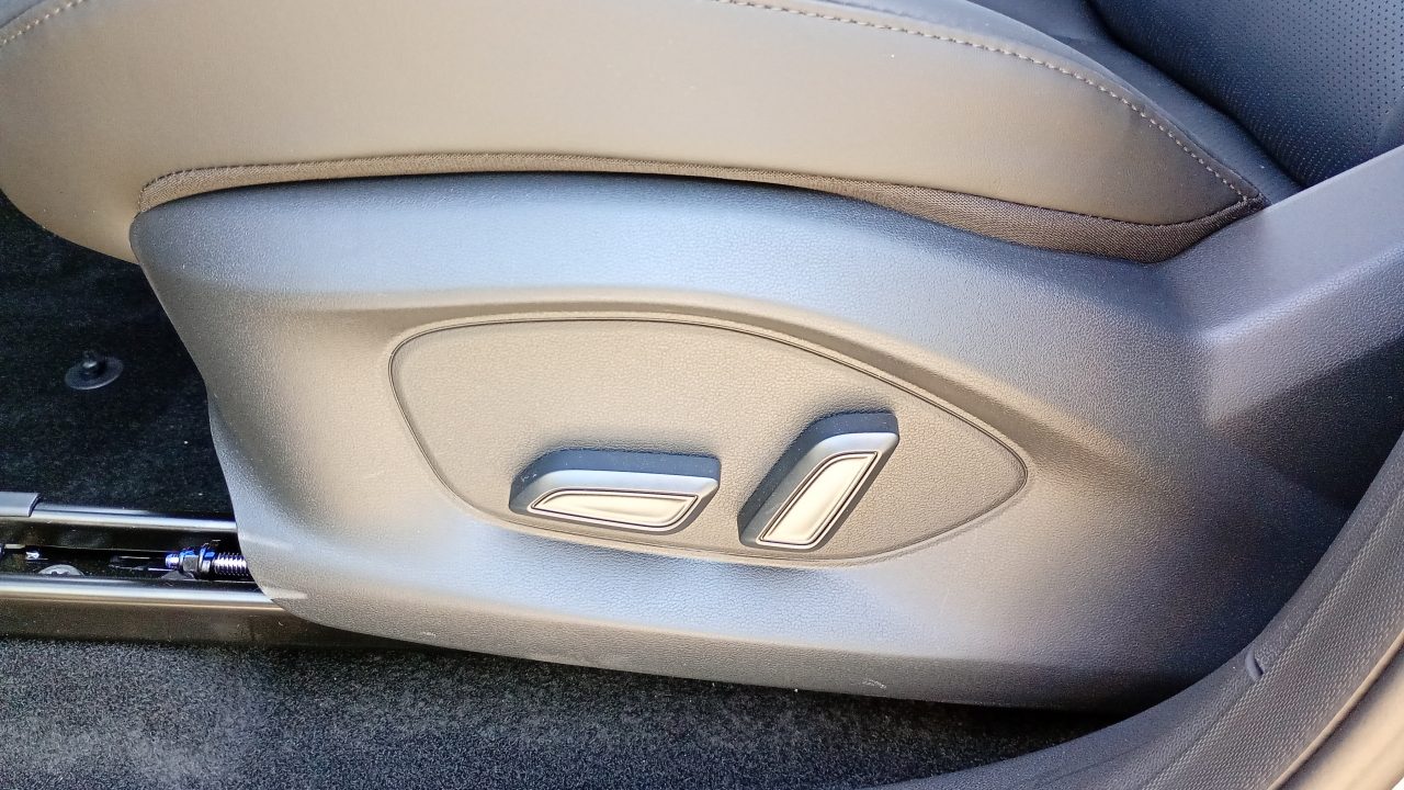2026 MG ZS — fotografija 10