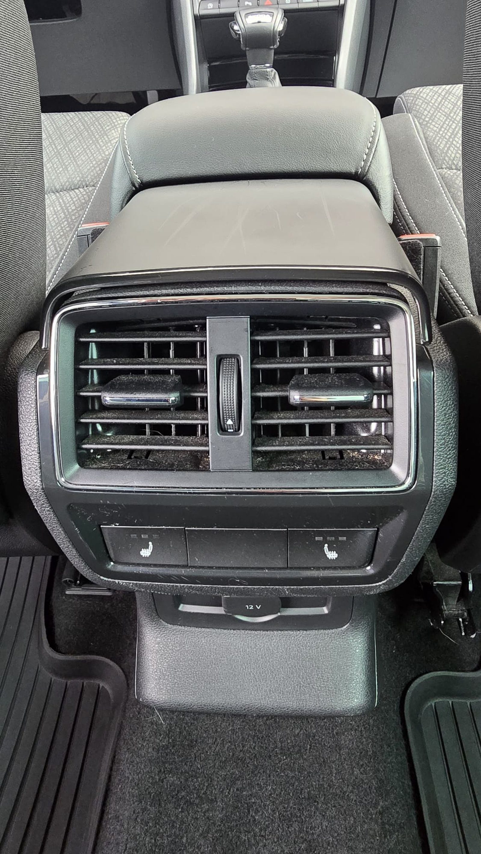 2023 Škoda Karoq — fotografija 23
