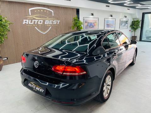 2018 Volkswagen Passat — sličica 8