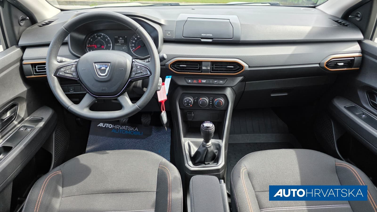 2022 Dacia Sandero — fotografija 19