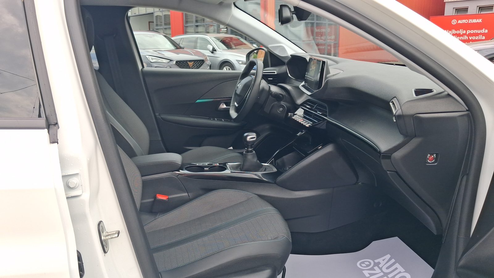 2023 Peugeot 208 — fotografija 9