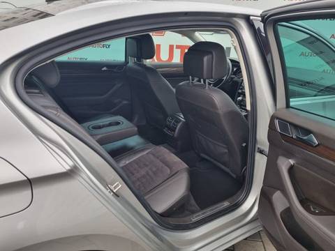 2015 Volkswagen Passat Highline — sličica 15