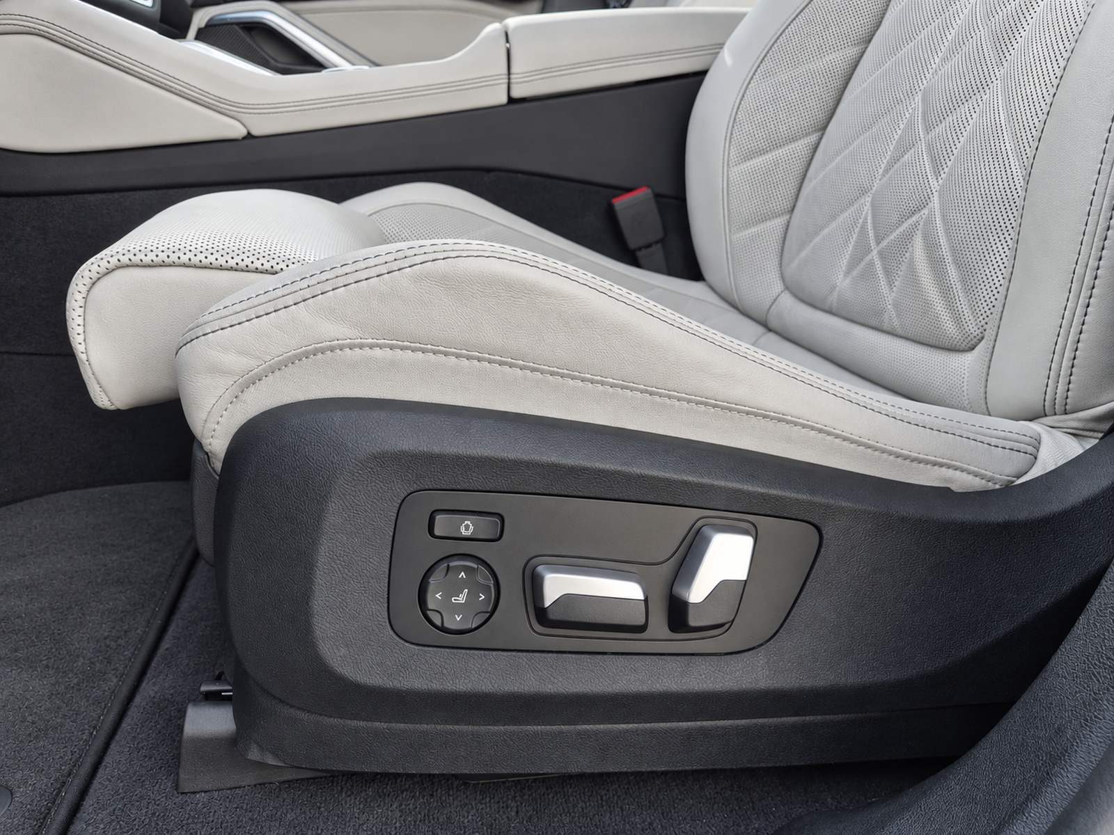 2024 BMW X6 M Sport — fotografija 23