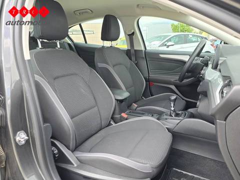 2020 Ford Focus — sličica 7