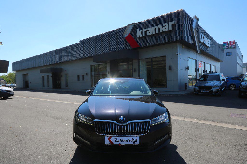 2022 Škoda Superb — fotografija 4