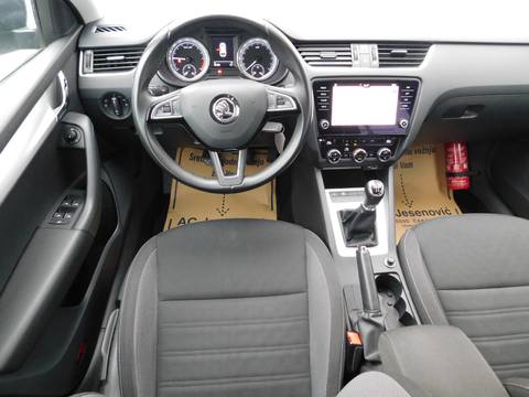 2019 Škoda Octavia Combi — sličica 9