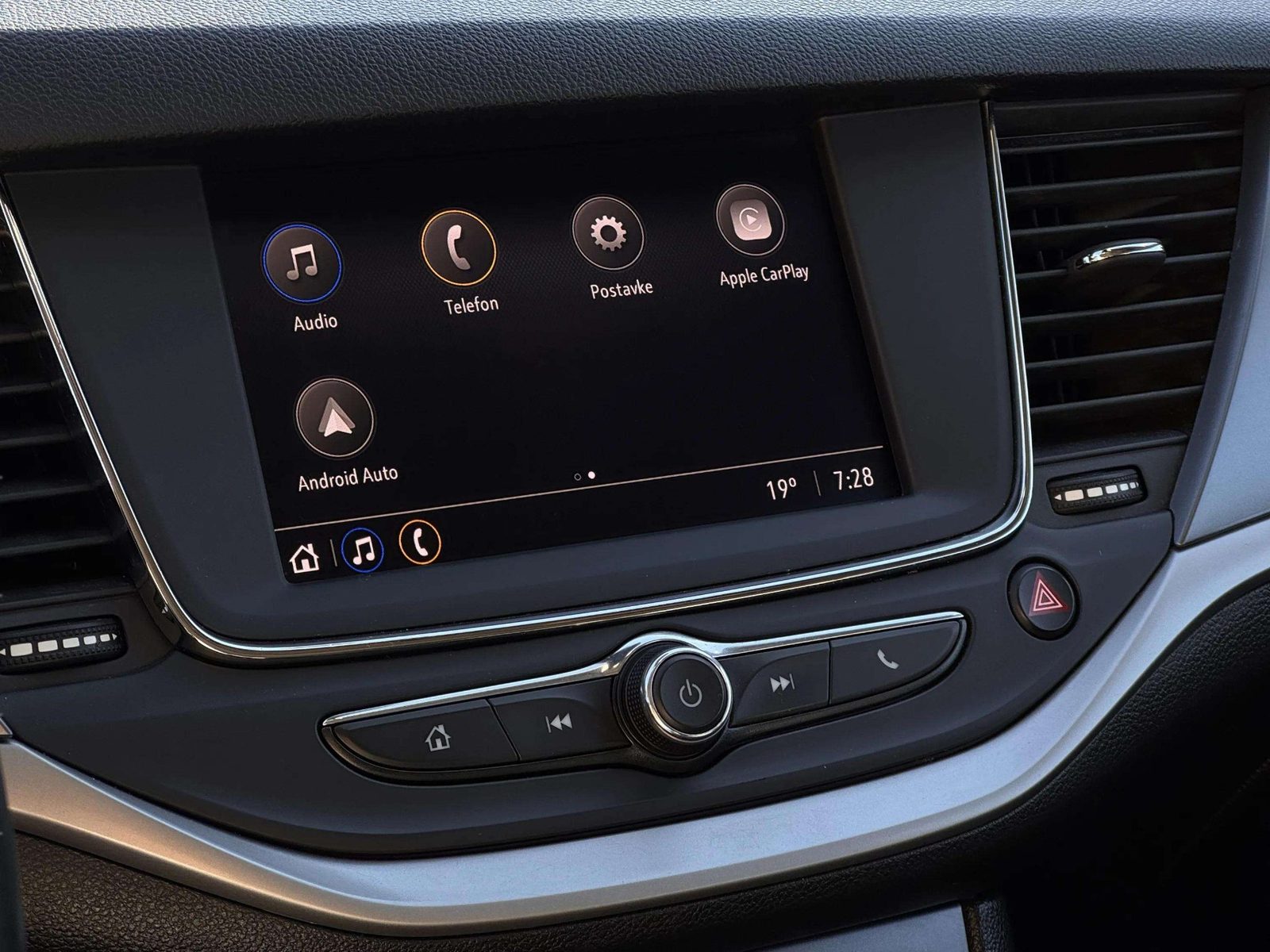 2020 Opel Astra — fotografija 17