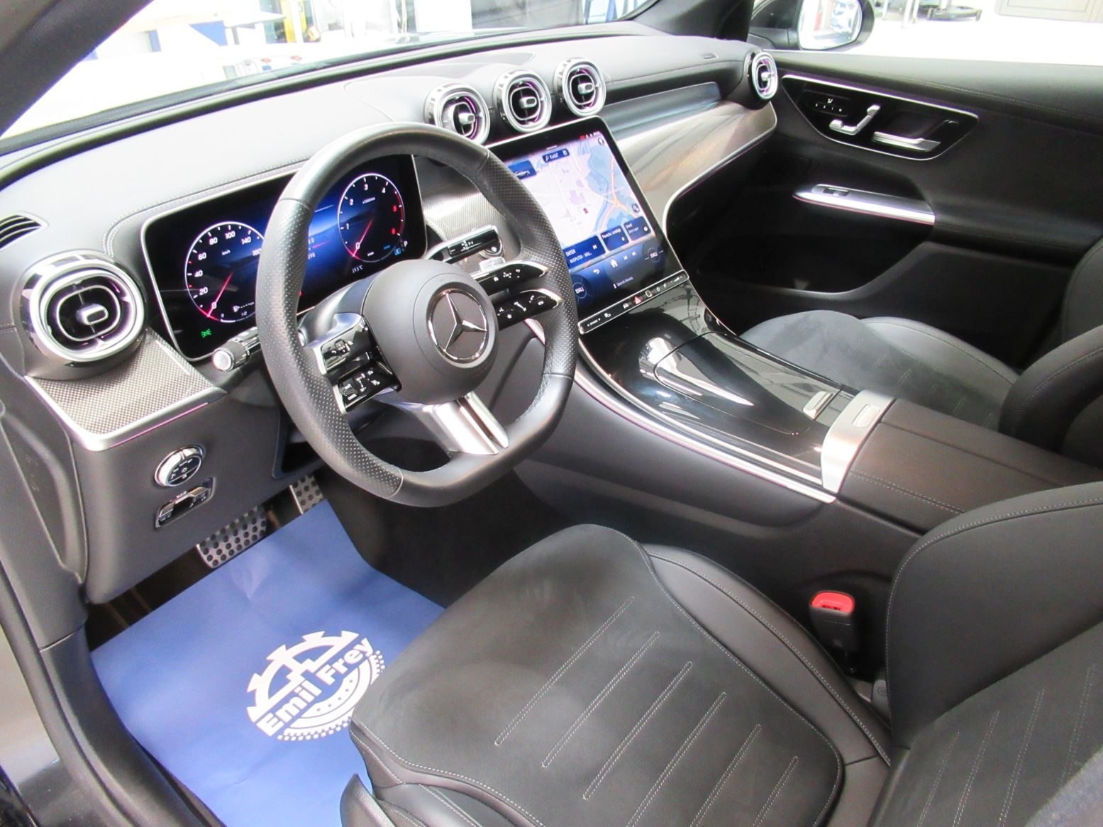 2025 Mercedes-Benz GLC AMG Line — fotografija 18