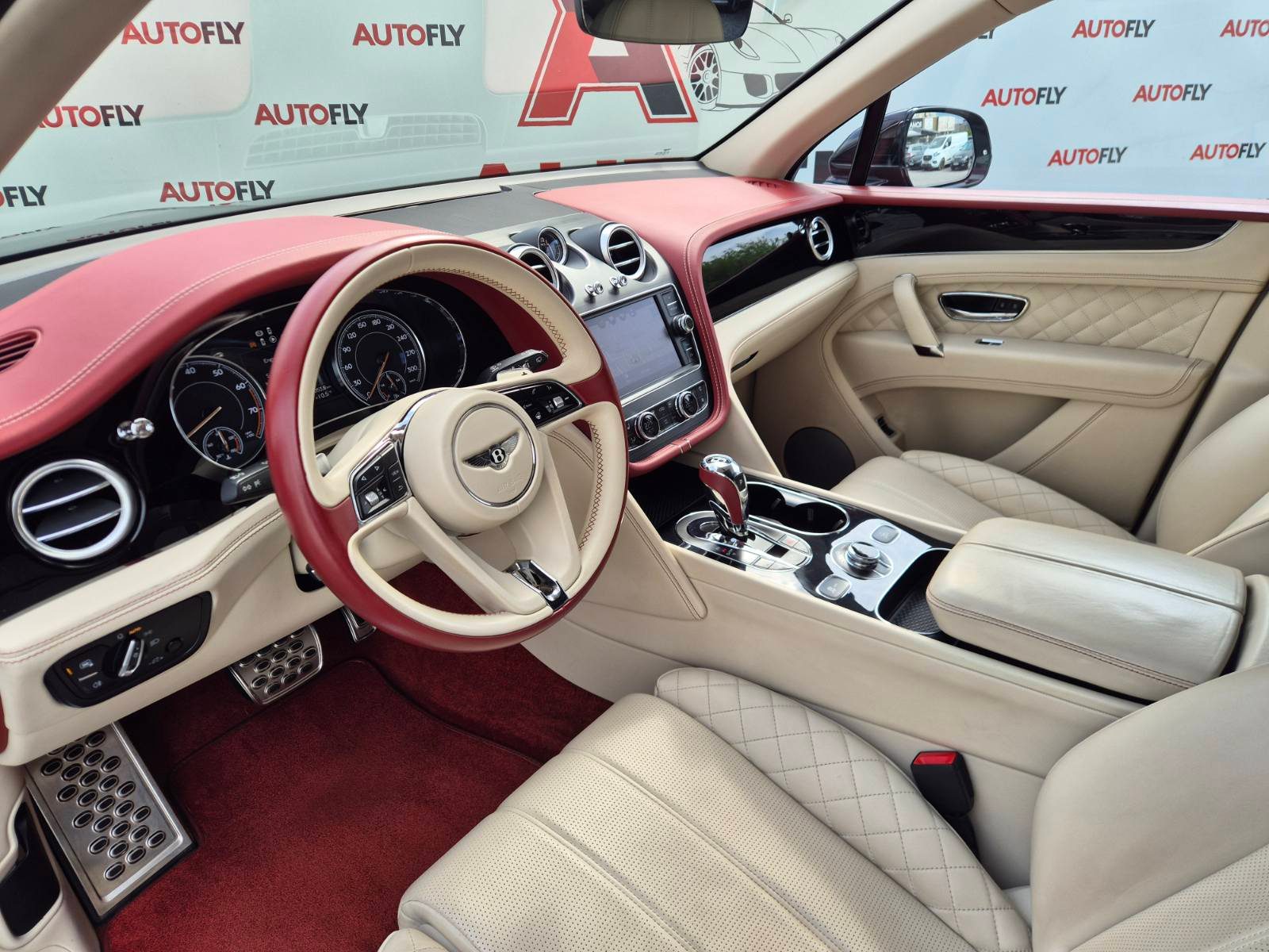 2016 Bentley Bentayga — fotografija 16
