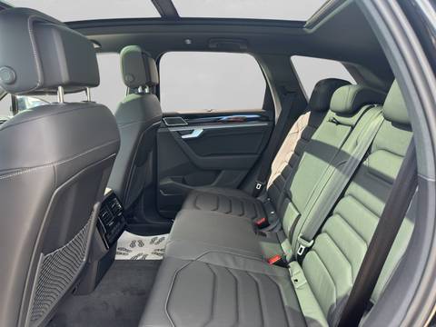 2025 Volkswagen Touareg — sličica 10