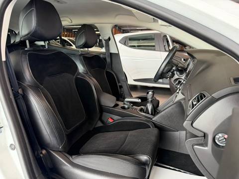 2017 Renault Megane — sličica 23
