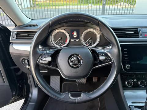 2021 Škoda Superb — sličica 18