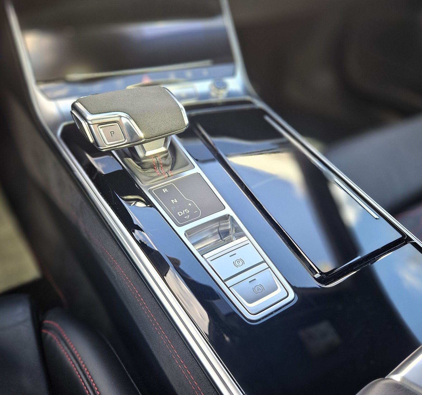 2023 Audi RS6 — fotografija 17