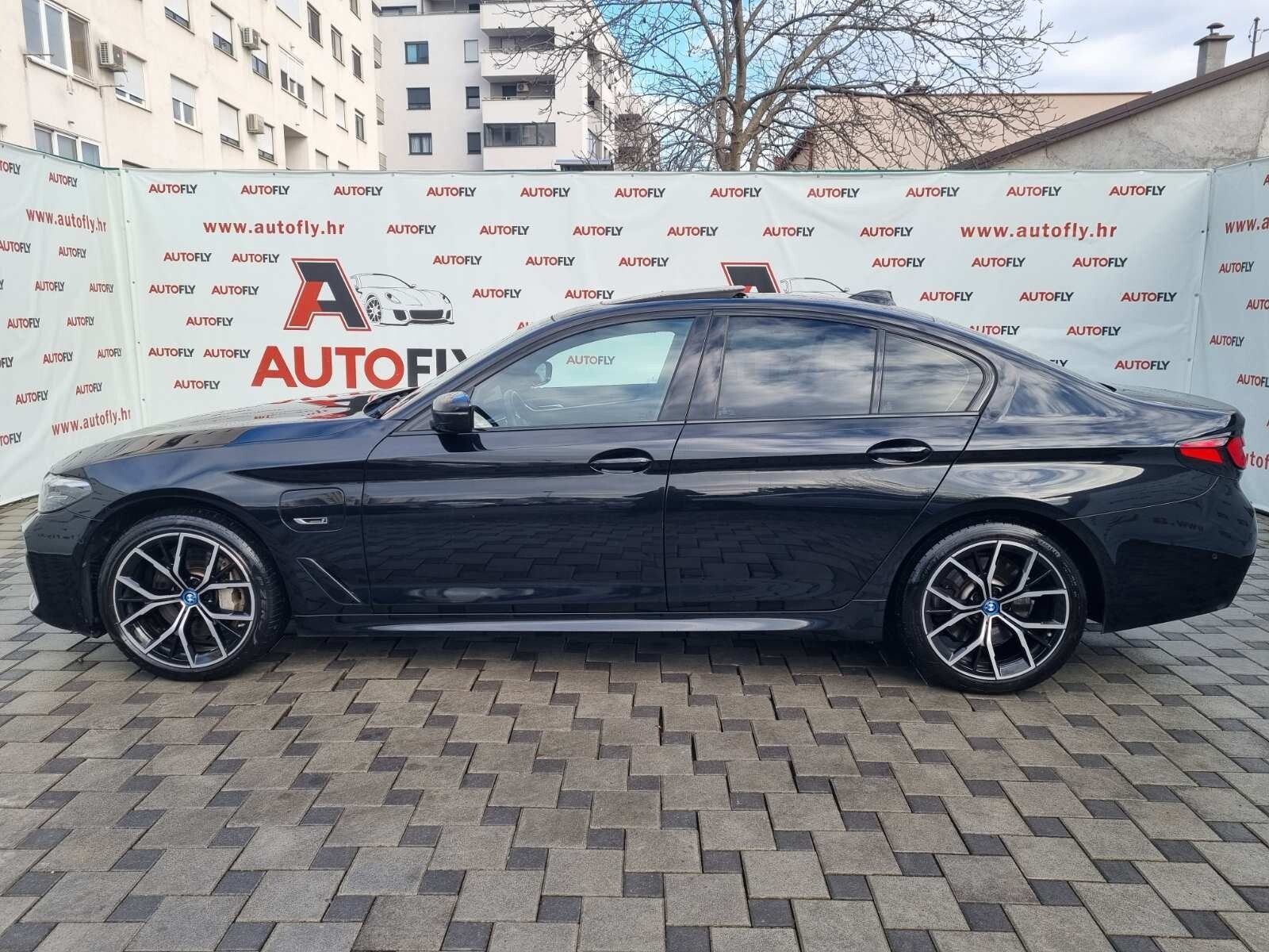 2022 BMW Serija 5 M Sport — fotografija 4
