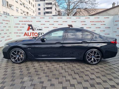 2022 BMW Serija 5 M Sport — sličica 4