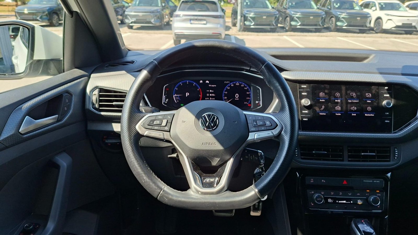 2019 Volkswagen T-Cross — fotografija 10