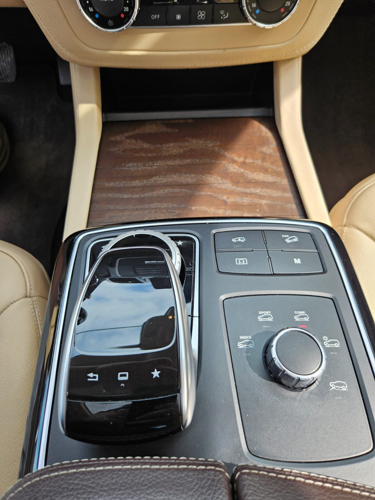 2016 Mercedes-Benz GLS — fotografija 21