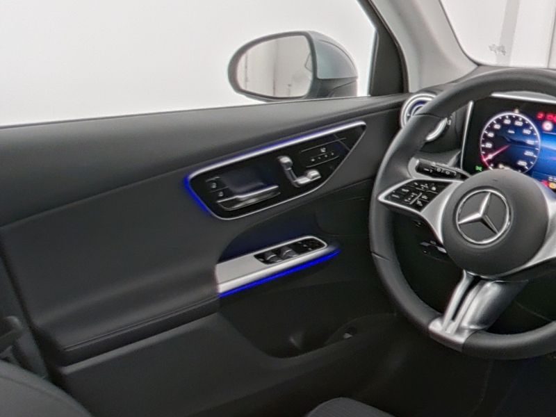 2025 Mercedes-Benz GLC — fotografija 8