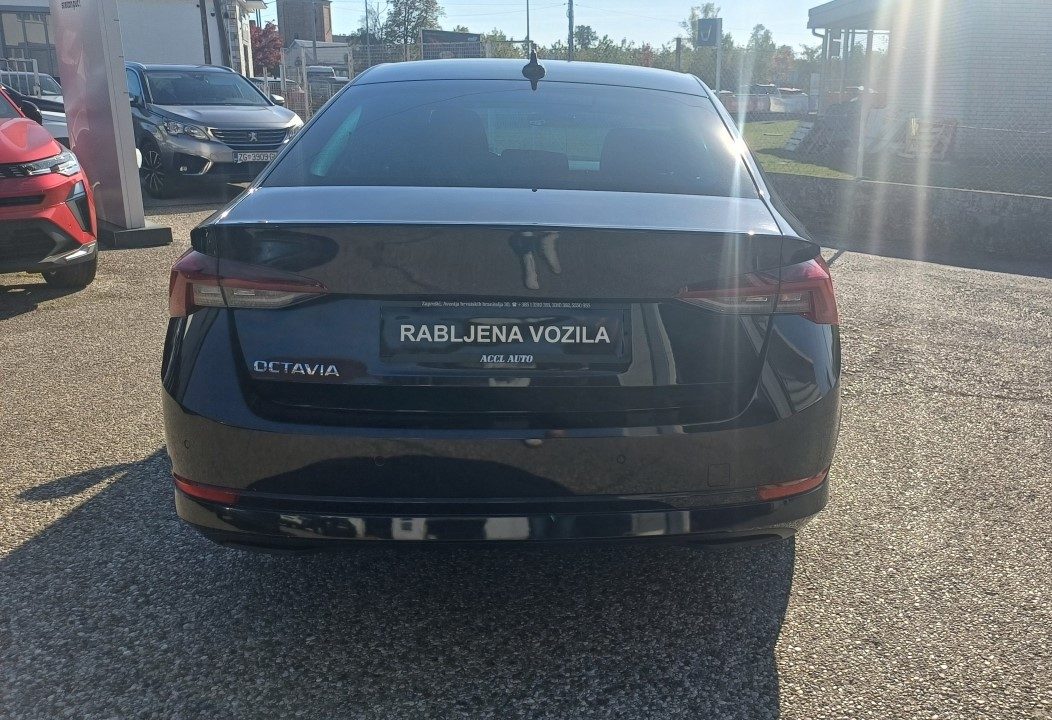 2020 Škoda Octavia — fotografija 6