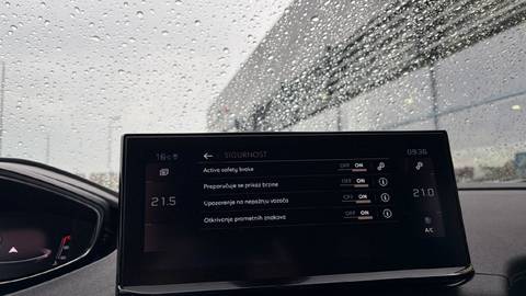 2021 Peugeot 5008 — sličica 27