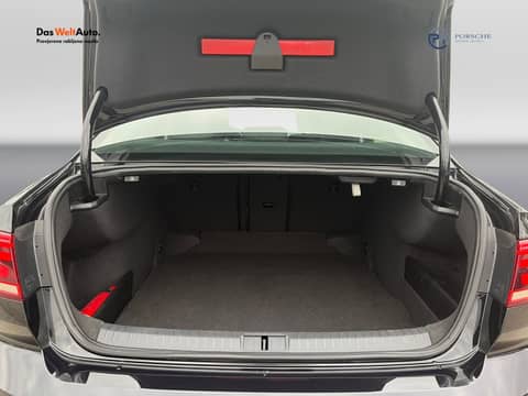 2020 Volkswagen Passat — sličica 18