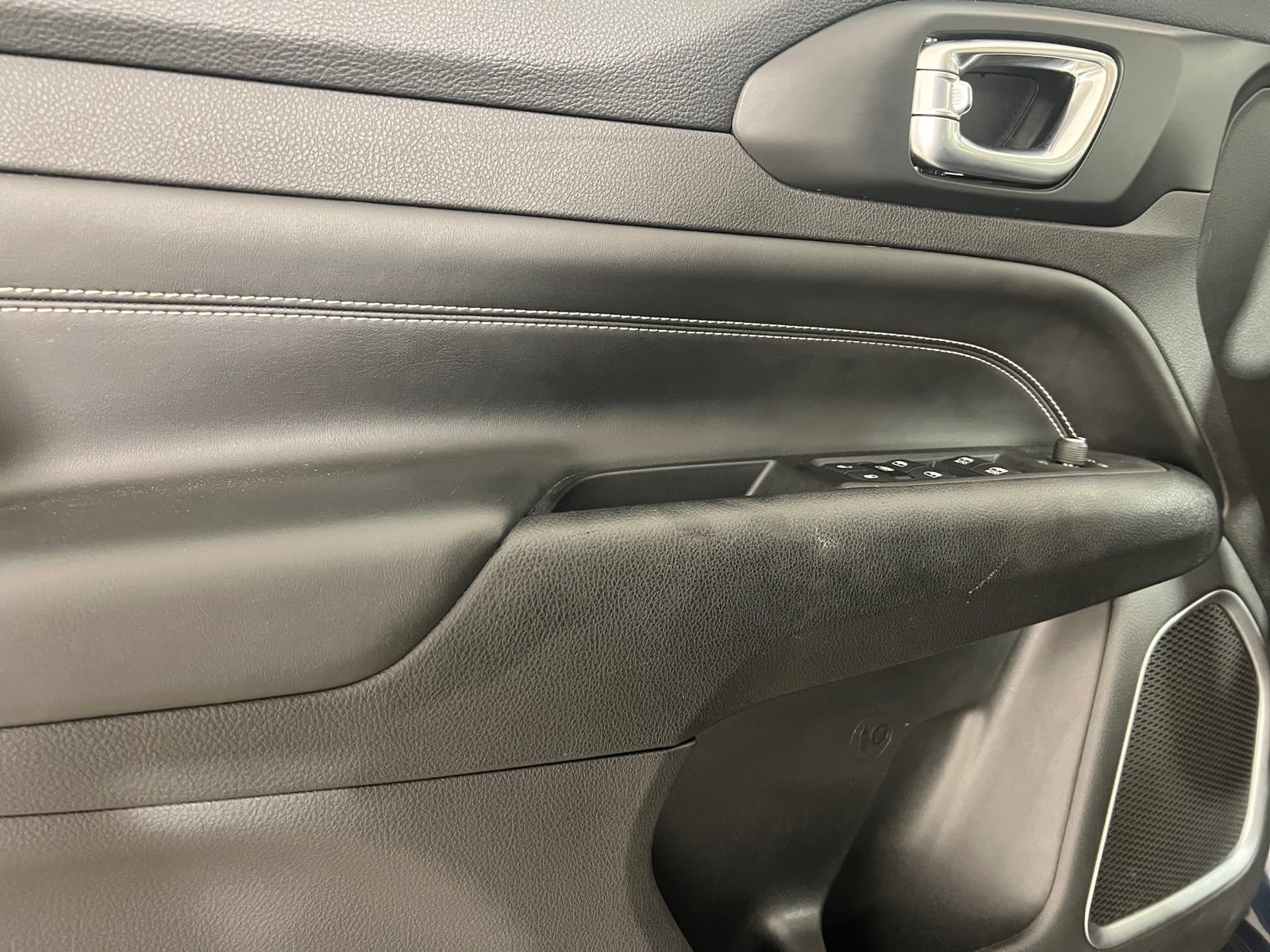 2023 Jeep Compass — fotografija 14