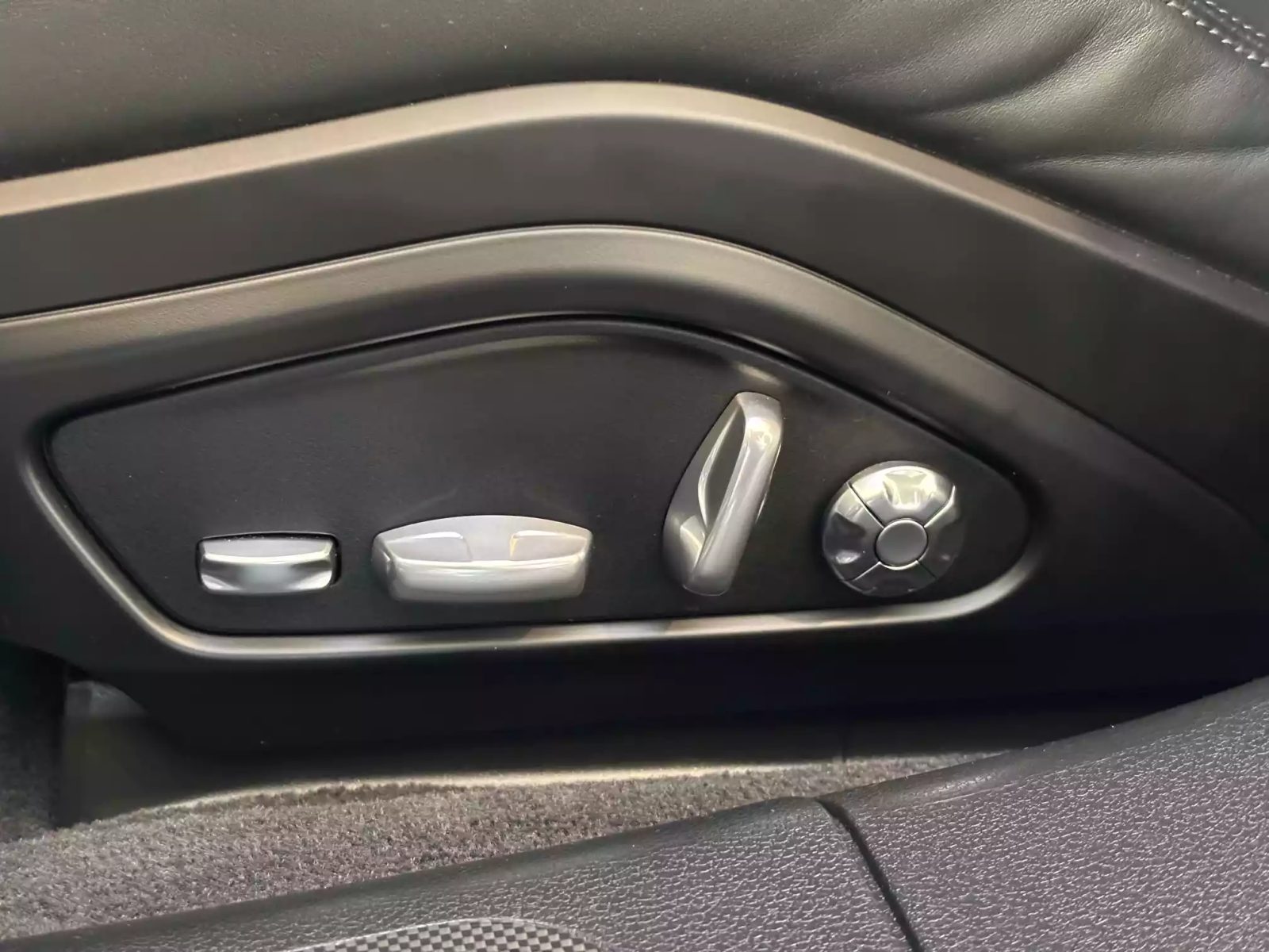 2021 Porsche Panamera — fotografija 30