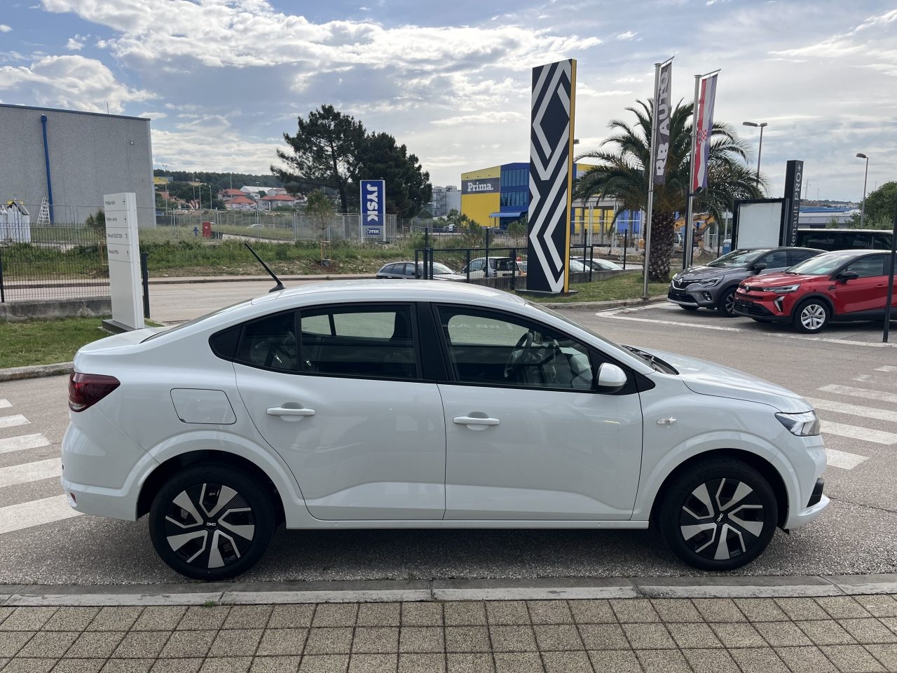 2026 Dacia Logan — fotografija 8